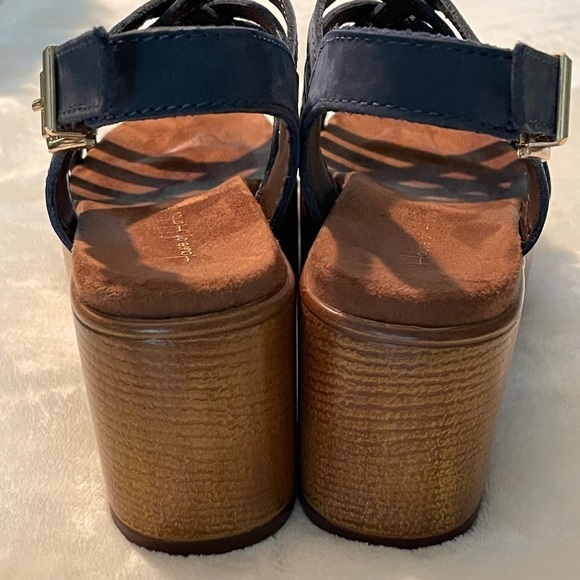 House of Harlow 1960 Platform Sandals. They go with everything! Like new! - Picture 9 of 10